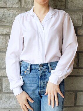 Vintage Classic White Button Down Top - Wardrobe Staple!
